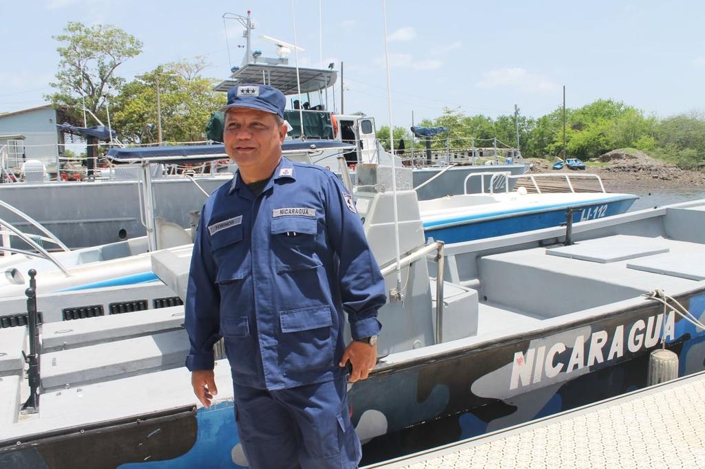 Los operadores de la Armada de Nicaragua que estaban probando la lancha pudieron decomisar de los delincuentes una lancha y 76 kg de cocaína que estaban a bordo de la misma, añadió el Capitán Fornos.