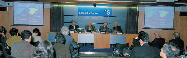 Estrategia de RSC, Plan Director 2005-2007 El Código de conducta de Banco Sabadell define la posición de nuestra entidad en los referente a la RSC: Banco Sabadell considera que el ejercicio de la