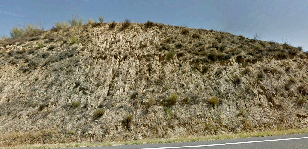 Arenas arcósicas, del Mioceno Inf.-Med. Terciario.