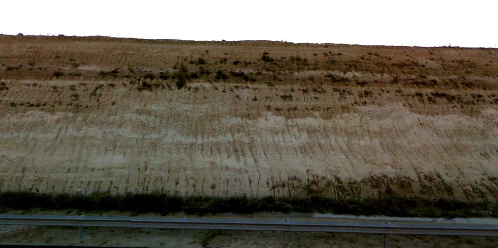 Talud de arenas arcósicas y arcillas del Vindoboniense,