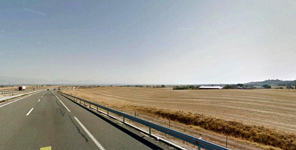 Por la Autovía de Extremadura, sobre terrenos de alternancia de arenas arcósicas,