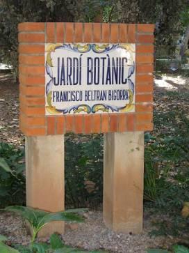 Jardines históricos españoles: El Jardín Botánico Francisco Beltrán Bigorra de Nules En la primera mitad de los años 80 se cambió el alumbrado del Jardín, sustituyendo las farolas existentes por