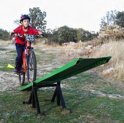 - INTRODUCCION La escuela de Mountain Bike, pionera en la Sierra Norte de Madrid, nace con el propósito de