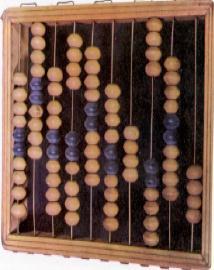 Antecedentes históricos El ábaco: primer instrumento para calcular.
