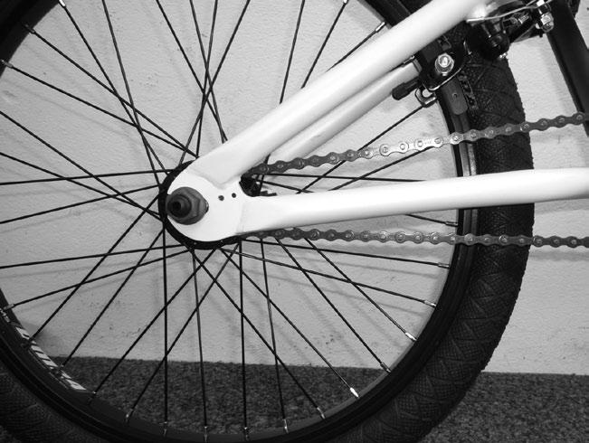 ALTURA DE SILLÍN TENSIÓN DE CADENA Montar cómodo en bicicleta no solo depende de la posición del sillín, si no también de la altura.