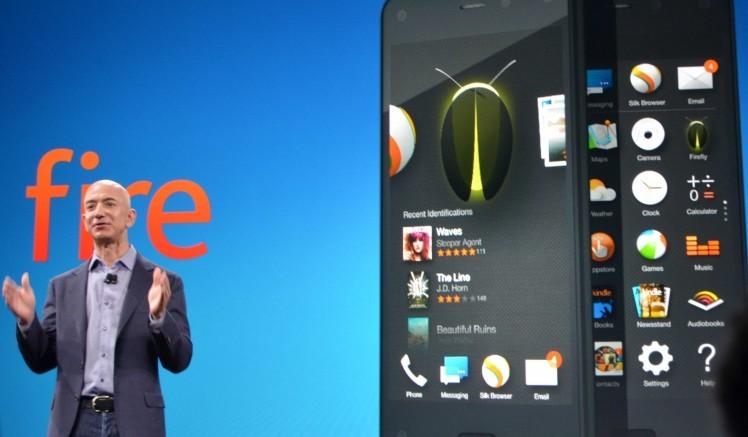 Fire Phone, nuevo miembro de la familia Amazon La familia Amazon ya contaba con una tableta y una cajita para ver la televisión en streaming, sólo le faltaba un móvil para tener el ecosistema