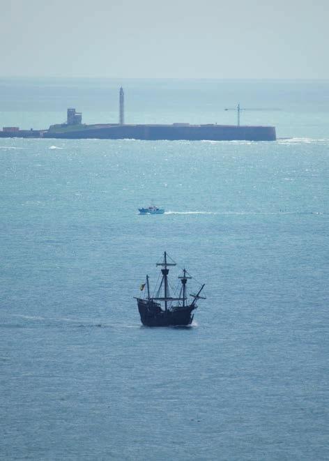 La nao Victoria en aguas de Cádiz.