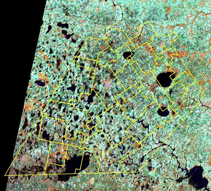 Ministerio de la Producción 2- Evolución del anegamiento Comparando las imágenes Landsat entre las fechas de 29 de abril y 3 de Agosto del 2017 puede observarse una leve mejoría en las condiciones de