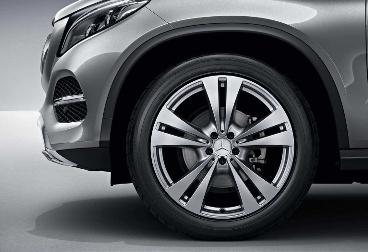 Exterior Interior Seguridad y calidad. La visión de una conducción libre de accidentes es la principal prioridad en Mercedes-Benz.