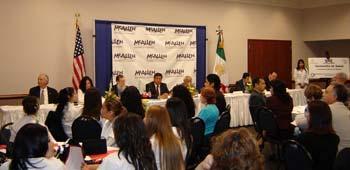 Página 3 Mesa de Presidium La Comisión de Salud Fronteriza México-Estados Unidos, CSFMEU, es una organización binacional con ingerencia en la zona fronteriza de México y los Estados Unidos (100