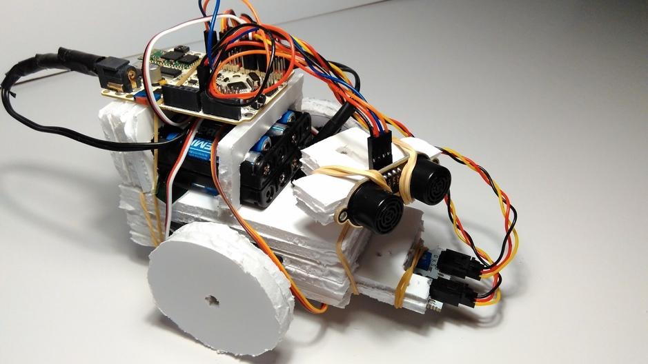 Una vez hecho esto se habrá finalizado el montaje del robot y sólo restará conectar cada sensor a la placa arduino y empezar a programar. De esto nos ocuparemos en los siguientes apartados.