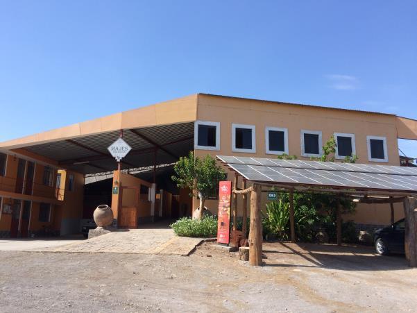 Experiencias de autoabastecimiento solar en Arequipa Majes Tradición Colegio San José Arquitectos