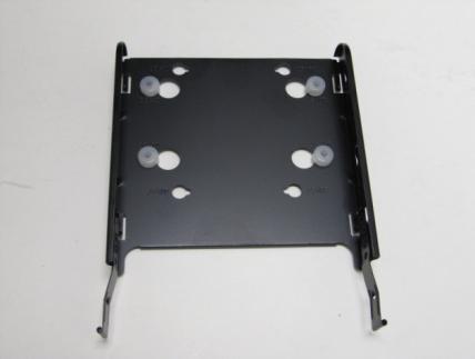 Para montar en bandeja: La caja SOLO II cuenta con aros de silicona preinstalados en las posiciones correspondientes a unidades de 3,5.