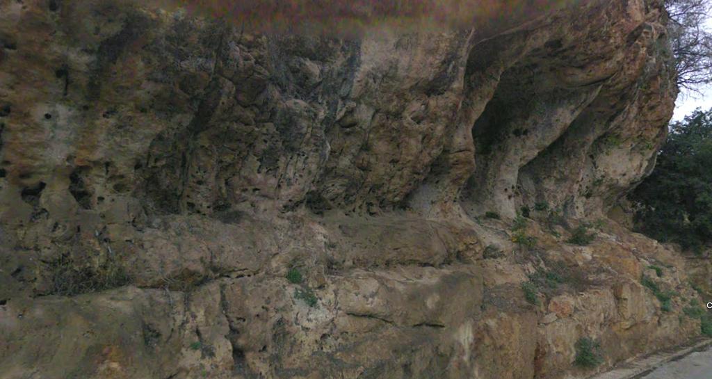 Detalle de anterior: Erosión de las calizas del Tortoniense,