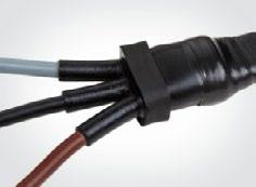 partes de conexión de los cables de alimentación.