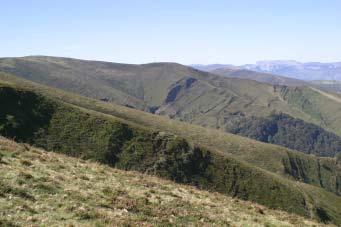 2- LA SIERRA DE ORDUNTE Esta es la sierra más occidental de la Comunidad Autónoma del País Vasco. Sus terrenos se encuentran repartidos entre Bizkaia, Burgos y Cantabria.