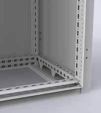Patrón de taladros integrado de fila doble. Panel posterior: Fijación mediante tornillos Torx M6. Posibilidad de montaje de puerta posterior.