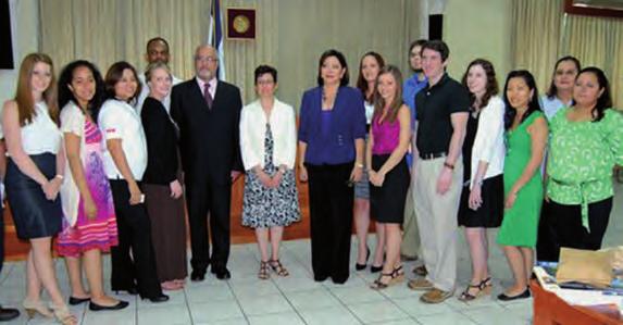 Justicia donde fue recibido por la magistrada presidenta del Poder Judicial, doctora Alba Luz Ramos Vanegas.