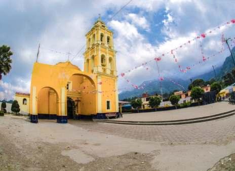 A las afueras de la ciudad se puede visitar en la junta auxiliar de Mexcalcuautla la iglesia de San Miguel Arcángel, edificada en el antiguo