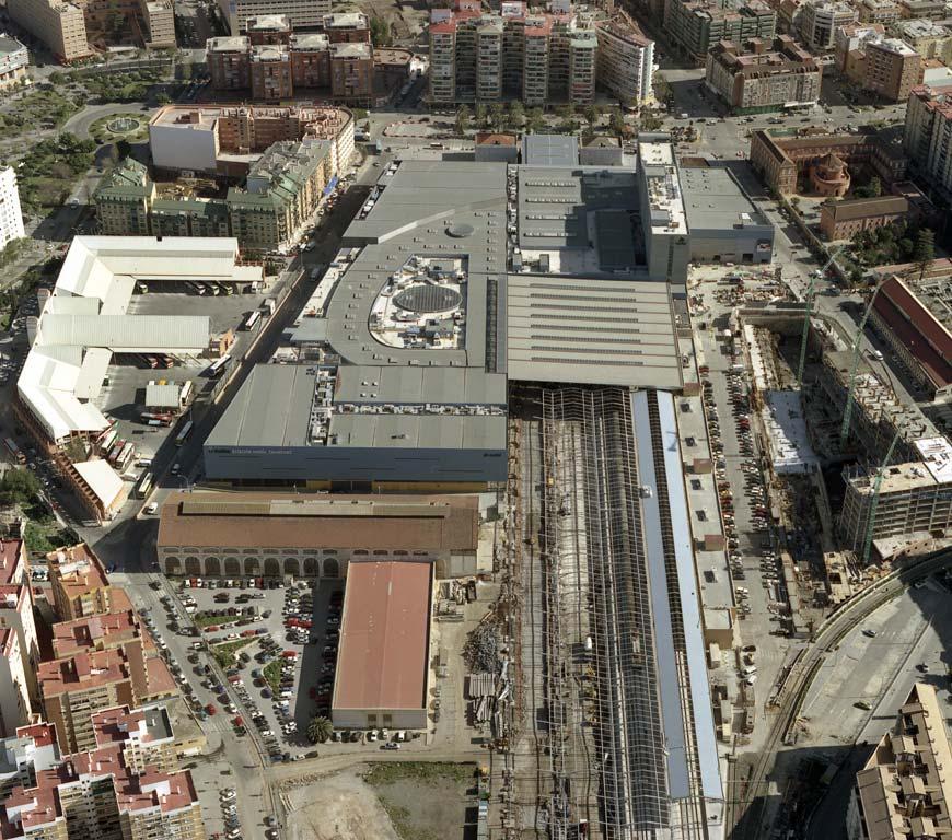 Centro Intermodal Transportes Estación María Zambrano, centro transportes intermodal y comercial más gran construido hasta ahora en España.