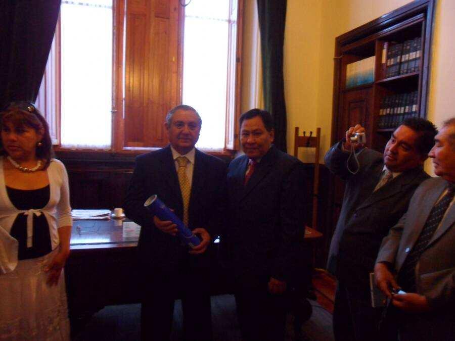 Doctor Luis Vásquez Silva Presidente de la Corte de Huara con el Presidente de la Corte de apelaciones Juan Eduardo Fuentes