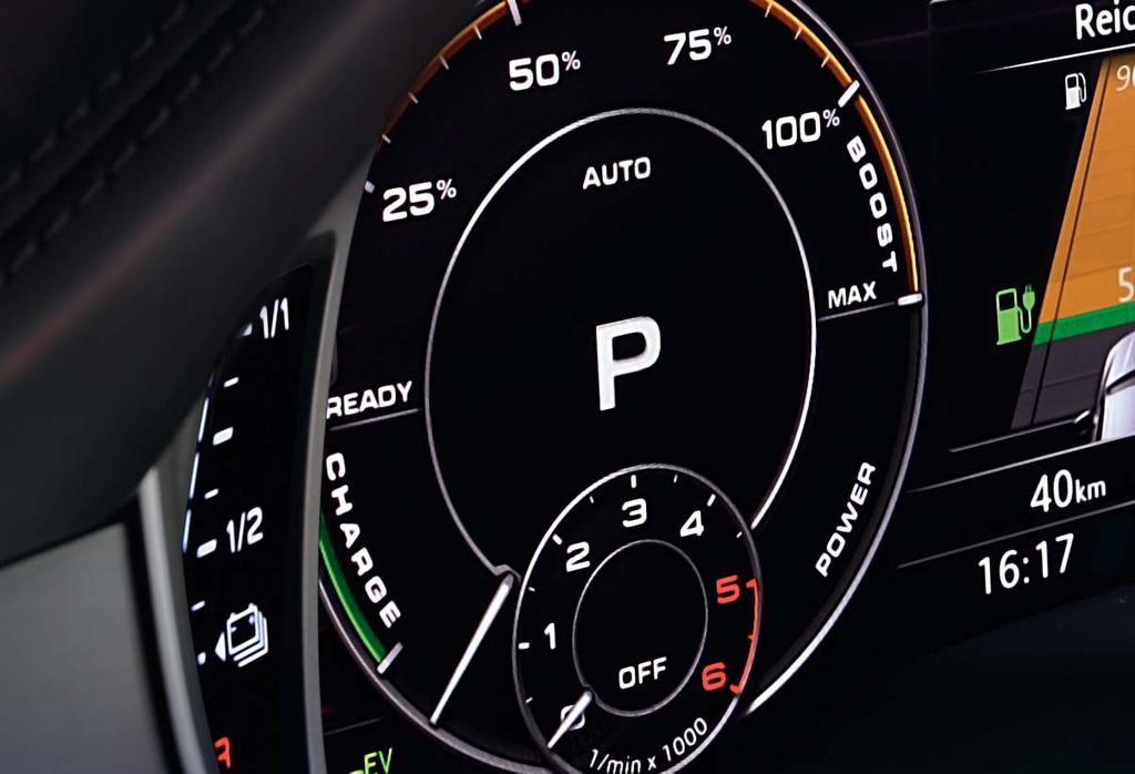 01 02 03 El Audi virtual cockpit, de serie, muestra todas las