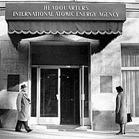 Centro de cooperación mundial en el área de tecnología nuclear Fundado en 1957 como la organización Átomos para la paz Parte de la familia de Naciones Unidas Trabaja con sus estados miembros y