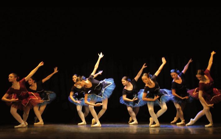 A escena! Escuelas de Danza Valverde del Camino, Cartaya, Aljaraque y Niebla No hay espectáculo sin público.