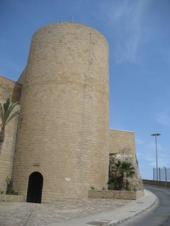 TORREÓN DE LAS CABRAS Torre circular que data del siglo XVI. A principios del siglo XX se hundió.