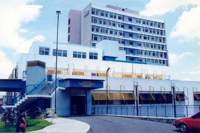 Hospital Seguro Es un establecimiento de salud cuyos servicios permanecen accesibles y funcionando a su máxima m