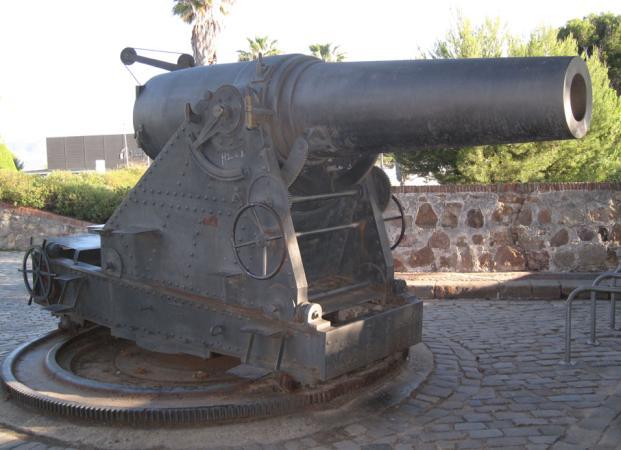 108 Obús de hierro sunchado, de 30,5 cm, modelo 1891 (Díaz Ordoñez) Cabe incluir dentro de la primera época, cuatro piezas de hierro entubado de la fábrica de Trubia, calibre 25,4 cm, declaradas en