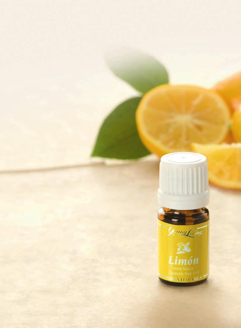 LImón El aceite de limón ofrece un aroma cítrico limpio, refrescante y purificante que revitaliza y reanima.