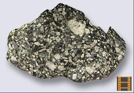 TEXTURA APLÍTICA: los cristales tienen aproximadamente el mismo tamaño, aunque más pequeños que en las rocas plutónicas y alotriomorfos. Son de grano fino y uniforme.