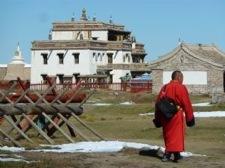 DIA: 8 - Orkhon. Exc. Monasterio de Tuvkhun. Ruta al Lago Ugii Excursión al Monasterio de Tuvkhun.