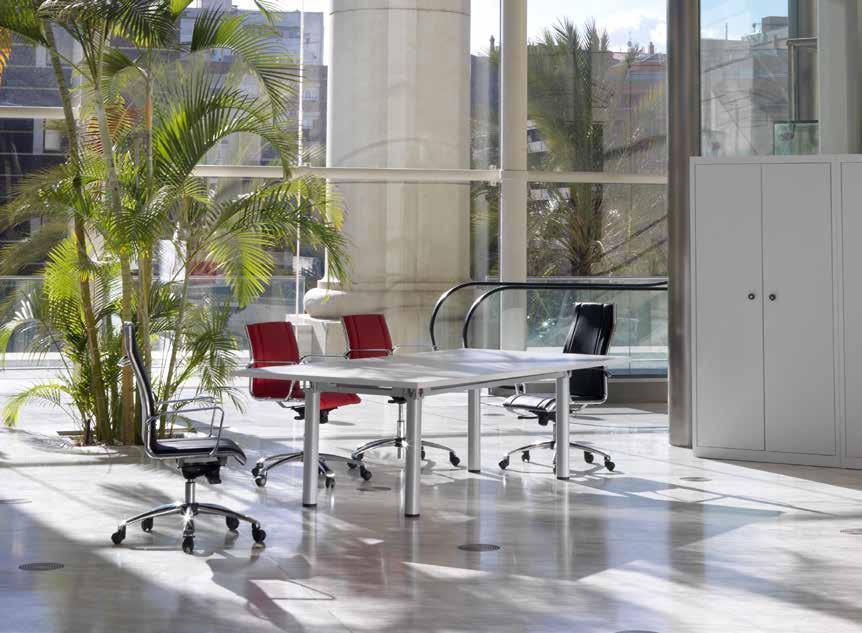 MESAS DE OFICINA Mesas de oficina GALERY Las mesas de oficina de la serie GALERY están diseñadas con una estructura tubular robusta de