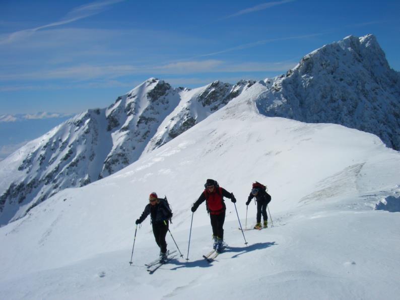 DÍA 6: REFUGIO DE STEFANIKOVA- DUMBIER-CHOPOK-LIESKOVEC Travesía de la parte centrlca de la cordillera de los Tatras Bajos, pasando por los picos de maxima altura como el Dumbier (2043m) pico más