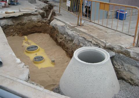 Adecuación de todos los sistemas de saneamiento Construcción de dos colectores propios en la Dársena