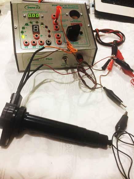 Probando otro tipo de sensores Para probar sensores MAF e incluso IAT o sensores de oxígeno, debe considerar que entregan voltajes variables. Podrá checarlos con el voltímetro del Sens- plus.