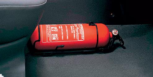 Portátil y fácil de usar, ideal para llevar en el coche para emergencias. Relleno: 2 kg Para extinguir fuegos de líquidos o sólidos.
