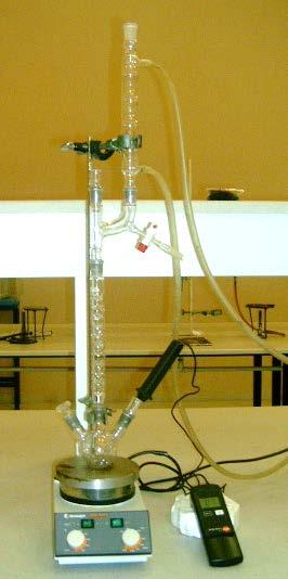 El condensador se forró con fibra de vidrio, con una lámina de aluminio como material aislante, para evitar las pérdidas de calor hacia los alrededores (no se muestra en la Figura 7)