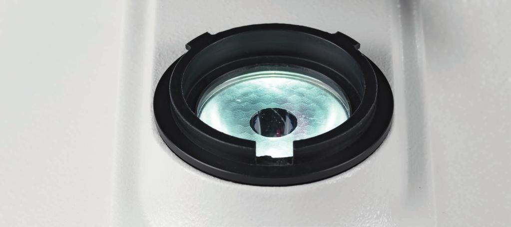 grandes aumentos Sistema de condensador profesional precentrado y preenfocado para maximizar la iluminación Diafragma iris ajustable y claramente etiquetado