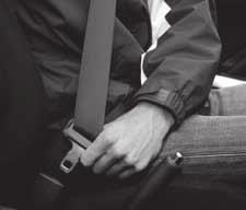Cinturones de seguridad y sistemas de retención infantil Cinturones de seguridad como protección contra la expulsión El Colegio Americano de Médicos de Emergencia es partidario del uso del cinturón