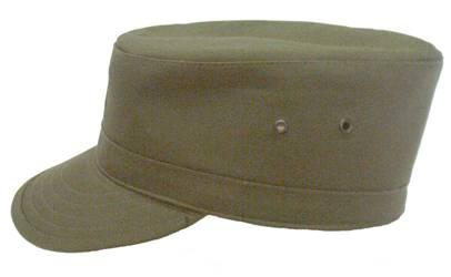 - La gorra de campo es empleada por el personal de generales, jefes, oficiales,