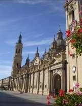 Imprescindible visitar (bien a través de visita guiada o libre), la Catedral de San Salvador o La Seo (inscrita en el Patrimonio Mundial de la