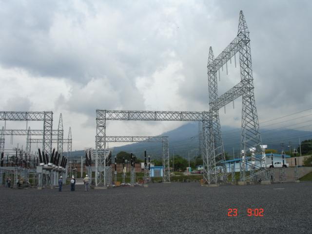 SIEPAC: El Salvador El proyecto SIEPAC en El Salvador cuenta con la siguiente configuración: 1 Circuito a 230 kv: EPR 1 Circuito a 230 kv: ETESAL 1 Subestación a 230 kv de 300 MW en