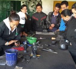 El objeto fue el intercambio de experiencias con talleres artesanales de talla en carbón de Tópaga, orientadas al mejoramiento de técnicas de producción y de manejo empresarial.