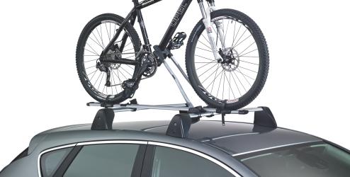 Capacidad para 3 bicicletas Extensión opcional para la cuarta bicicleta disponible por separado Fija el portabicicletas al vehículo y fija las bicicletas al portabicis 95516342 17 32 532