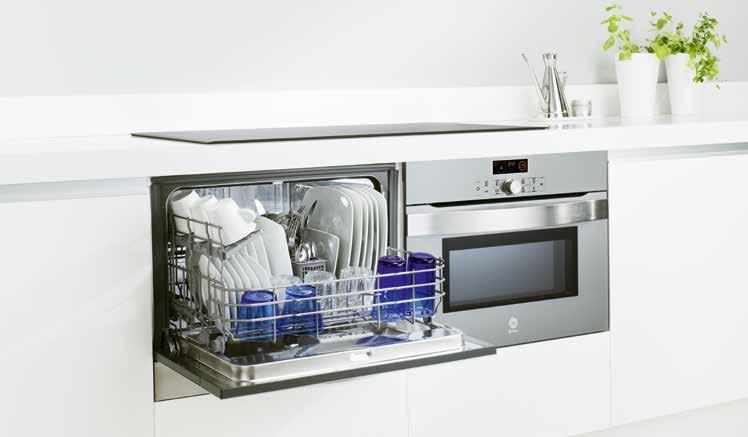 Compactos en tamaño, pero no en prestaciones Los lavavajillas Compactos Integrables Balay aprovechan al máximo su capacidad interior, alcanzando una carga de hasta 8 servicios.