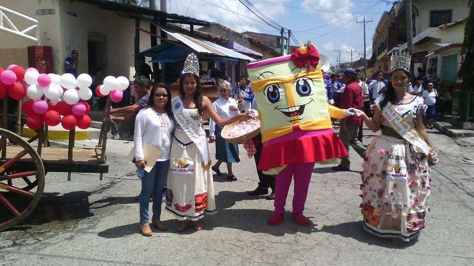 Una de estas iniciativas es la celebración del Festival del Dulce Artesanal de Feria, efectuado este año por primera vez en el Parque Municipal de esa localidad, denominado Santo Domingo, endulza tu