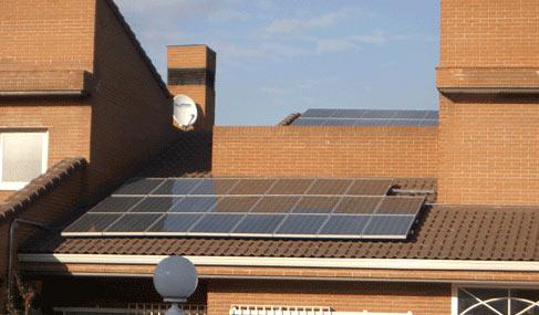 Puedo instalar paneles fotovoltaicos en una comunidad de vecinos?